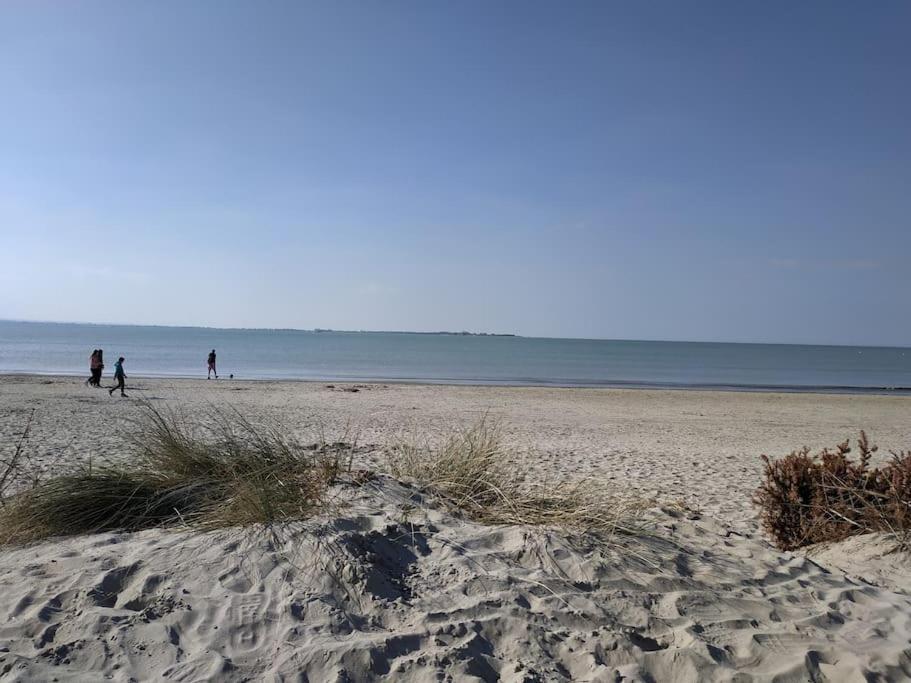 Gite Les Amoureux De La Baie Favières Esterno foto